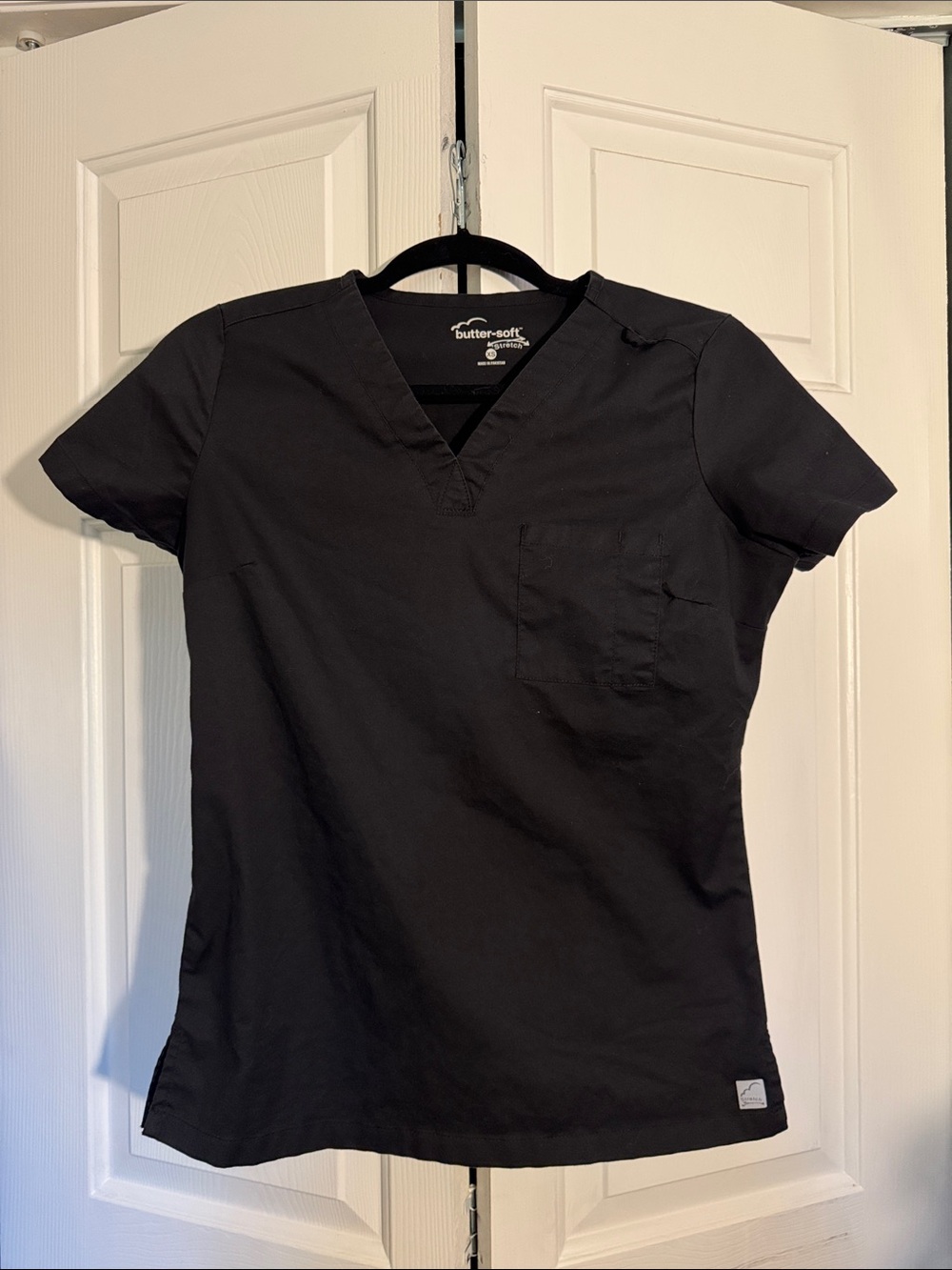 Butter-Soft Stretch Black Short Sleeve V-Neck Scrub Top Size XS